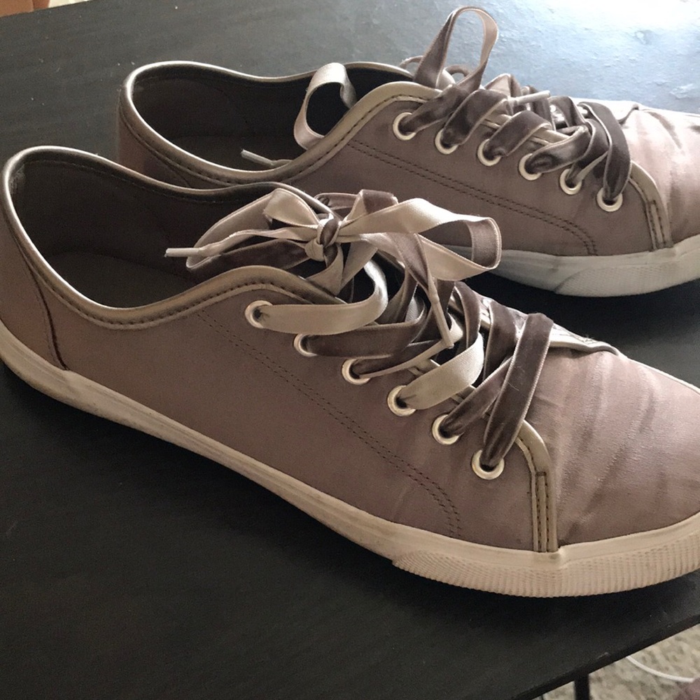 Mossimo Jena velvet lace sneakers